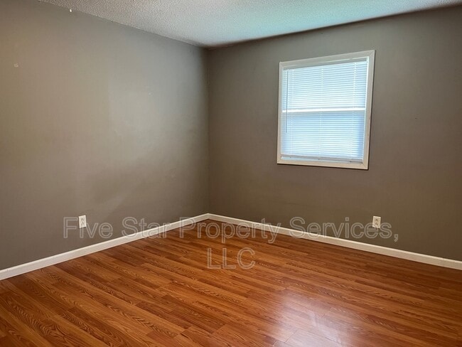 Foto del edificio - 205 W Allen St