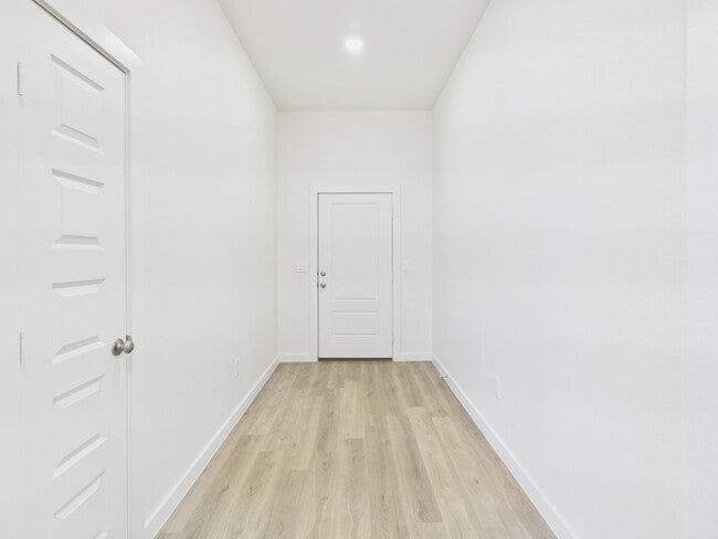 Foto del edificio - 3007 Farmyard Dr