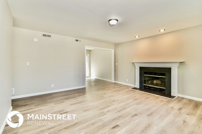 Building Photo - 8804 Astrid Ave