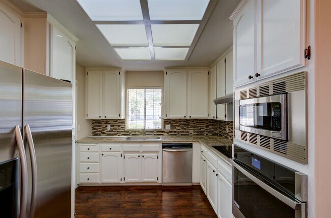 Building Photo - 5236 W Los Altos Ave