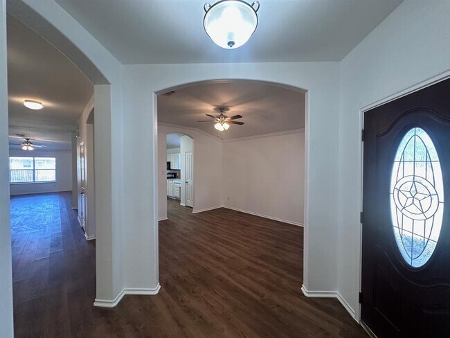 Foto del edificio - 12720 Waynespur Ln