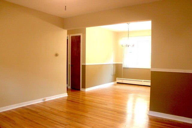 Building Photo - 1541 Monroe Ave