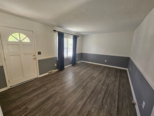 Foto del edificio - 4119 Fairlawn Dr