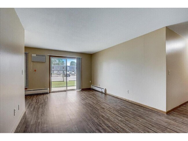 Building Photo - 807 11th Ave S