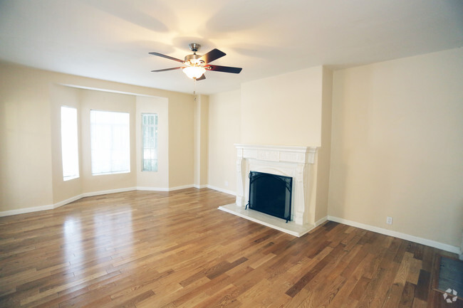 Interior Photo - Chateau Nob Hill Apartments