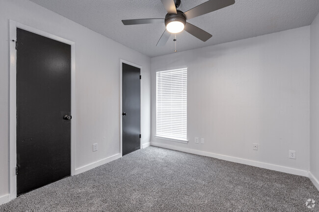 2BR, 2BA - 800SF (B1R-BAX) - Primer dormitorio - The Baxter