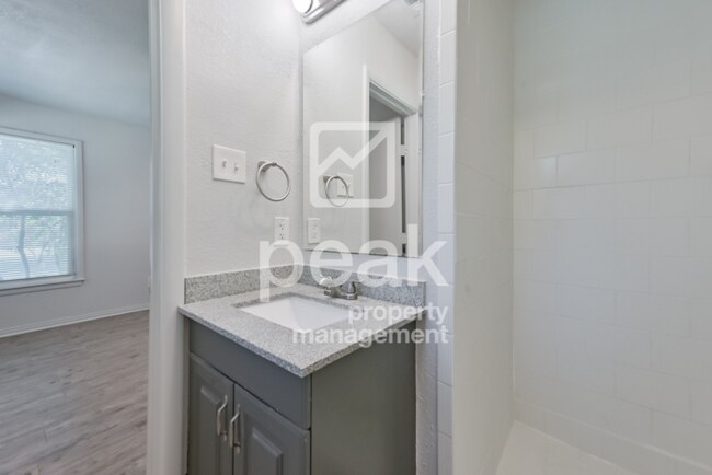 Foto del edificio - Blossom Into Your Perfect 3 Bed/2 Bath Hom...