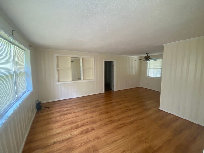 Foto del edificio - Charming One Story Home in Savannah!