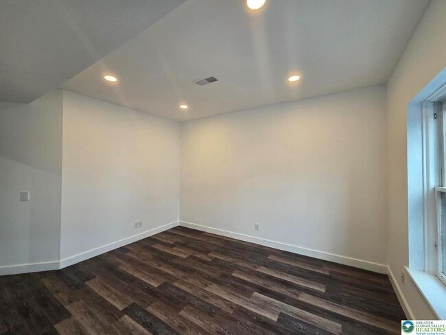 Foto del edificio - 130 N 2nd St