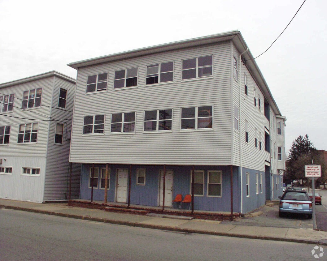 3234 Nichols St, Gardner, MA 01440 Apartments in Gardner, MA