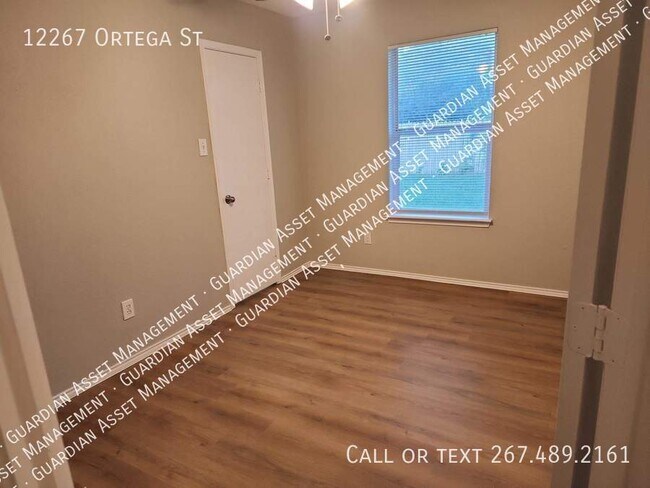 Building Photo - Half off of November rent to move in by 10/11