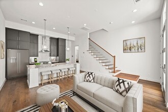 Building Photo - 2409 Webster St