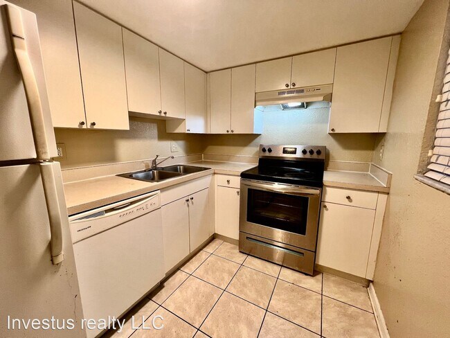 Building Photo - 1 br, 1 bath House - 5310 26th st W unit 202