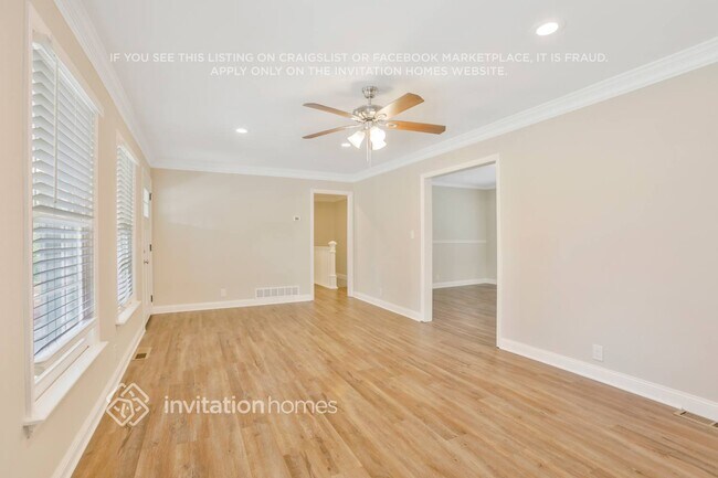 Foto del edificio - 7216 Pinecrest Dr