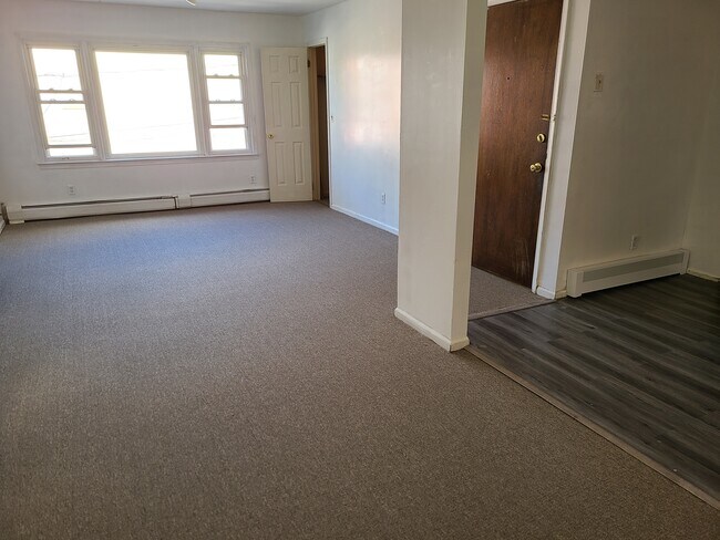 Foto del edificio - 150 New York Ave