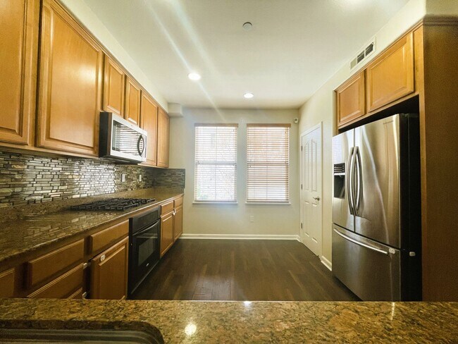 Foto del edificio - San Jose - 2 Bed, 2 Bath Condo Spacious San Jose Home in Convenient Location
