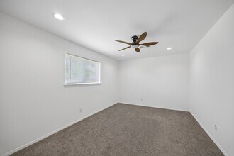 Building Photo - 7050 Cole Creek Dr