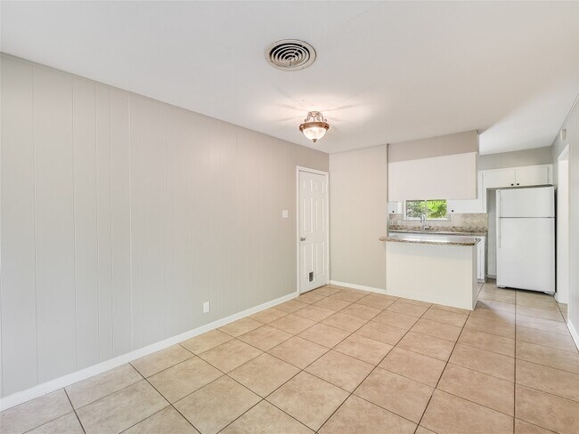 Foto del edificio - 2508 Little John Ln