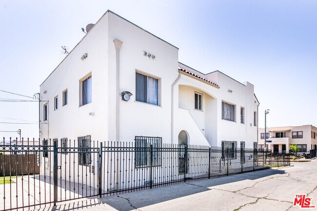 Foto del edificio - 1142 Mullen Ave
