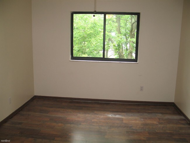 Building Photo - 7210 Creekview Dr