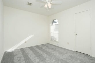 Building Photo - 1418 Crawley Ct
