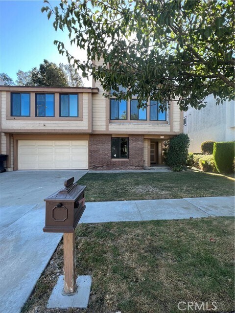 Foto del edificio - 2936 Briarwood Dr