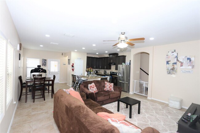 Building Photo - 205 Aquero Blvd