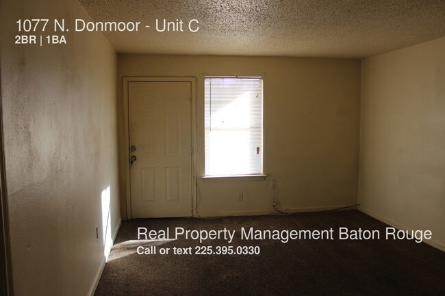 Foto del edificio - 1077 N Donmoor Ave