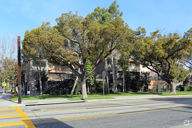 Building Photo - Lacy and Raitt Apartments