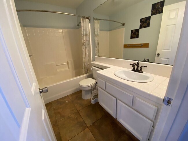 Foto del edificio - Great North Hanford Location