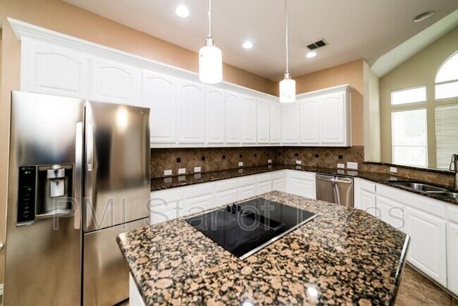 Building Photo - 4713 Newbridge Dr