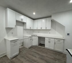 Building Photo - 120 Sea St