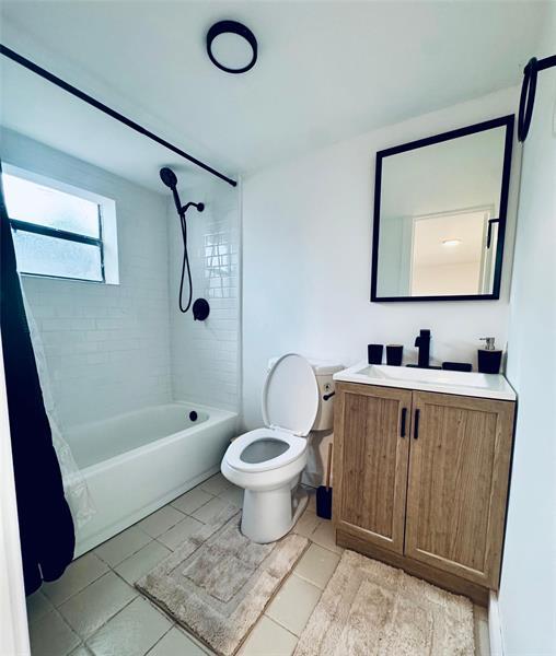 Foto principal - 2205 SW 16th Ter