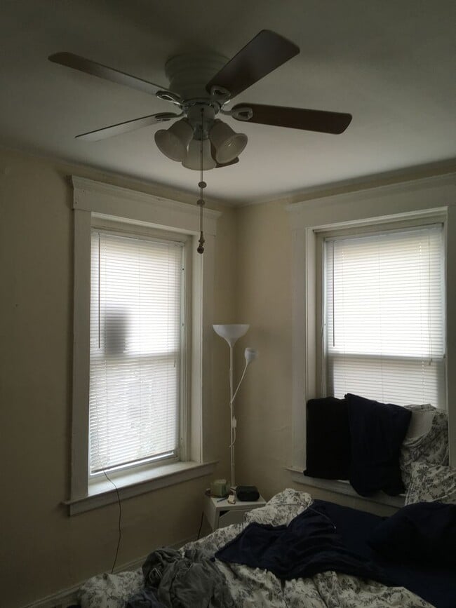 Building Photo - East Rock 1BR Close to Yale SOM