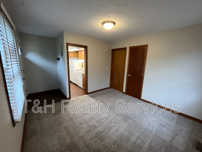 Foto del edificio - 751 N Rangeline Rd