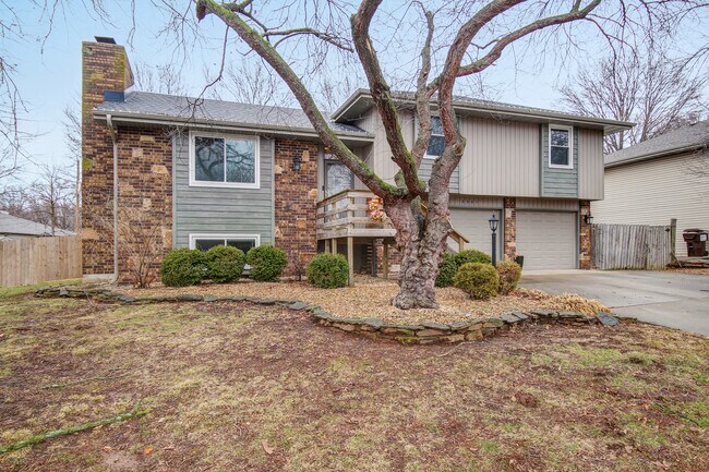 Building Photo - 3901 S Crystal Pl