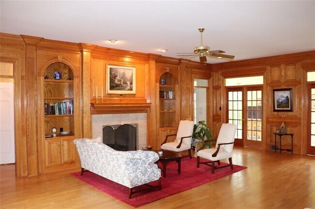 Building Photo - 2905 ROSE HILL Dr