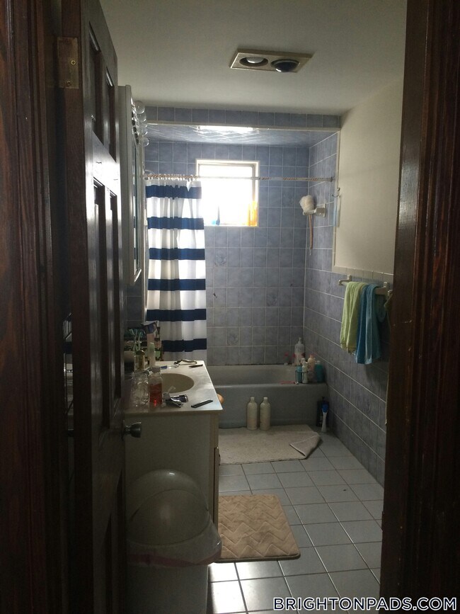 Building Photo - 675 Washington St