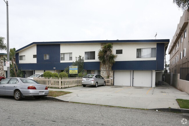 Building Photo - 3333 Mentone Ave