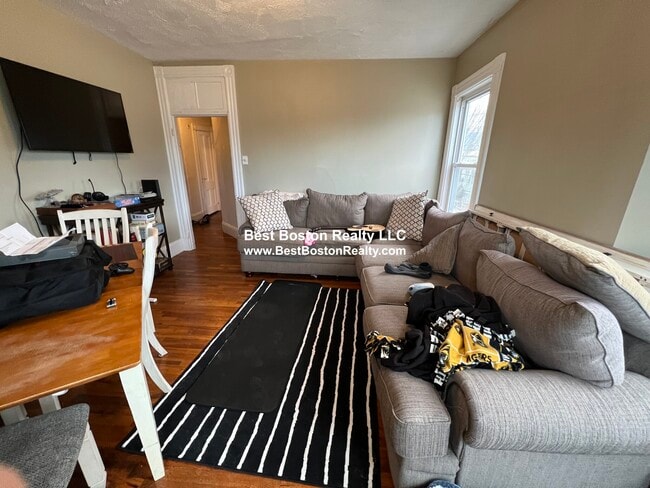 Building Photo - 59 Cedar St