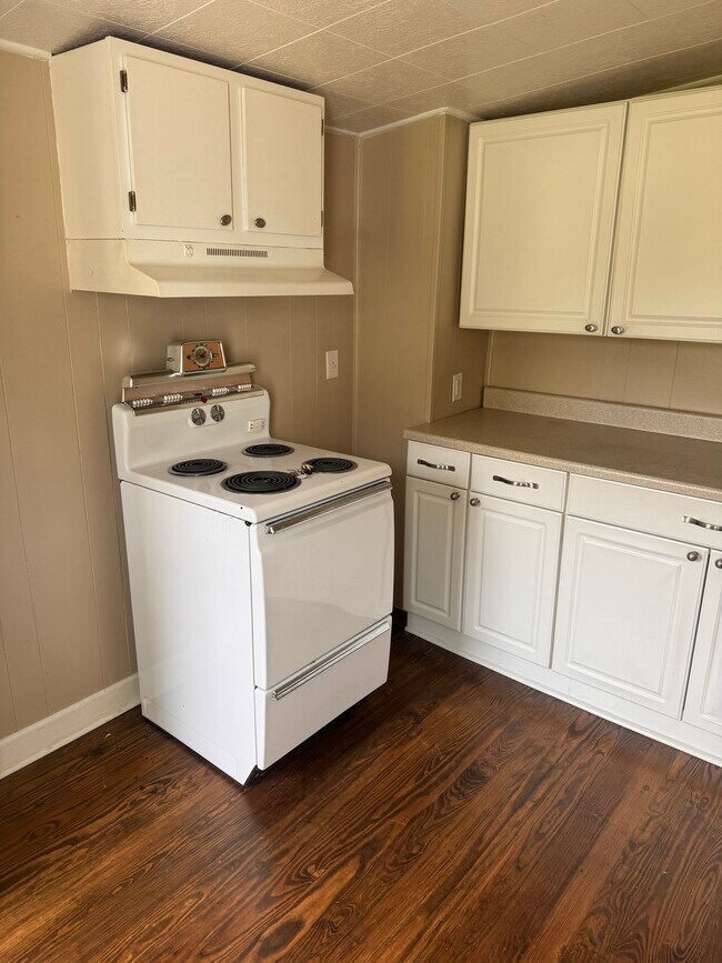 Building Photo - 1322 Bartine St