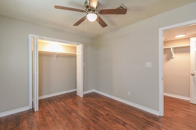 Foto del edificio - 507 Sioux River Rd