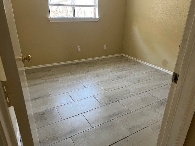 Building Photo - 5618 Village Arbour Dr