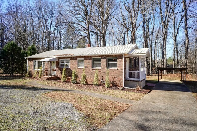 Foto del edificio - Gorgeous Three Bedroom Home!