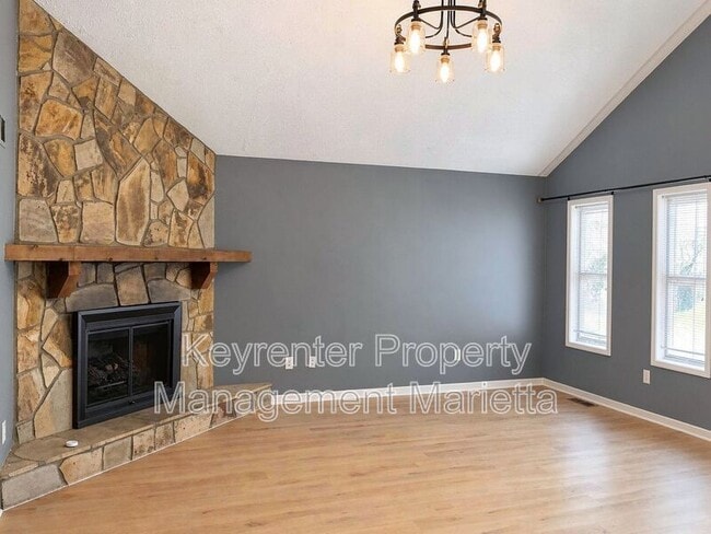 Building Photo - 5088 Ravenwood Dr NE