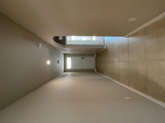 Building Photo - 3152 Cozumel Ct