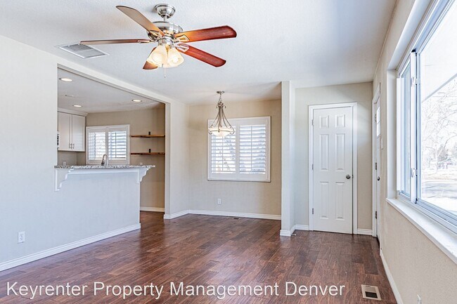 Foto del edificio - 3 br, 1 bath House - 1590 W. Stoll Pl