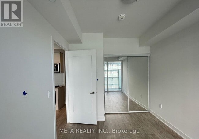 Photo du bâtiment - 135-2135 Lower Sherbourne St