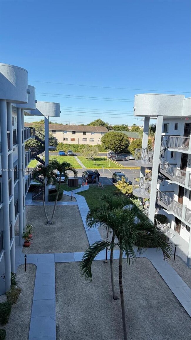 Foto del edificio - 5400 W 21st Ct