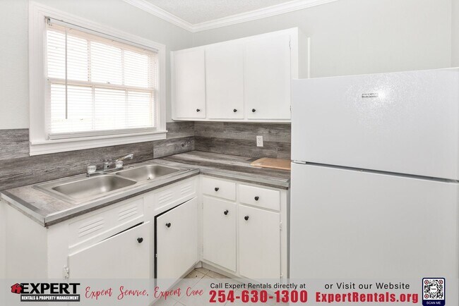 Foto del edificio - Newly Renovated 2BR/1BA Home with Spacious Backyard
